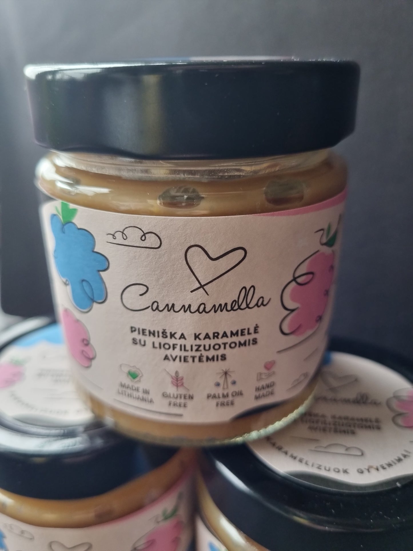 Cannamella "Milky caramel with freeze-dried raspberries"